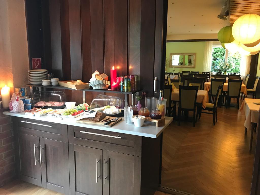 Hotel Elfenberg 슈나이더슈발렌베르크 외부 사진